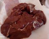 A picture of step 1 of Braised liver with noodles and spinach.