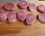 Foto del paso 1 de la receta: Medallones de solomillo en salsa
