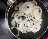 Hình bước làm 1 của món Cá mòi xào hành tây
