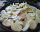 Foto del paso 1 de la receta: Muslo de pollo con salsa de black beer y guarnición de kartoffel