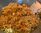 Foto langkah ke 5 dari resep Nasi goreng ayam.