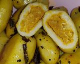 A picture of step 4 of Daal Pitha....lahsun mirch ki chutney.
