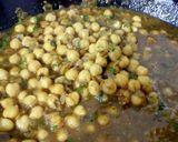 A picture of step 5 of Masala Chana-Pav.