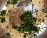 A picture of step 3 of Moong Dal Ke Pakoda.