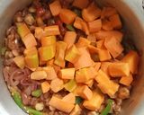 A picture of step 4 of Vegetable Githeri Mix.