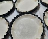 Foto del paso 5 de la receta: Tarteletas con tomate, huevo, jamón y queso