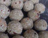 तिल के लड्डू (til ke ladoo recipe in Hindi) रेसिपी चरण 12 फोटो