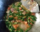 Foto langkah ke 4 dari resep Oseng teri cabai hijau.