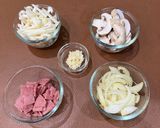 Foto langkah ke 1 dari resep Truffle Creamy Pasta.