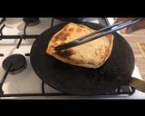 A picture of step 3 of Cheez paratha.