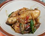 Foto langkah ke 7 dari resep Ayam Goreng Saus Mentega.