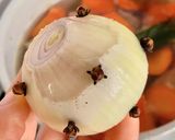 Hình bước làm 3 của món Món Pháp Blanquette De Veau - Thịt Bê Hầm Cà Rốt Nấm Phủ Sốt Bơ Trứng