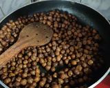 सूजी का हलवा,मसाला चना (suji ka halwa,masala chana recipe in Hindi) रेसिपी चरण 4 फोटो