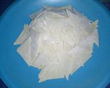 Foto langkah ke 1 dari resep Kripik Pangsit rasa keju pedas.