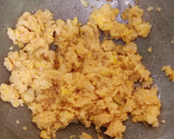 A picture of step 1 of Dry Dates Halwa.