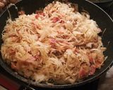 Savanyított káposztán sült csirkecombfilé recept fázis 3 fotója