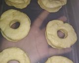 Foto langkah ke 5 dari resep Donat maizena.