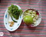 A picture of step 1 of Guava dhaniya chutney.