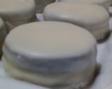 Foto del paso 5 de la receta: Alfajor tipo oreo bañados