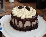 A picture of step 17 of Oreo and Chocolate Cake.