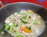 Foto langkah ke 6 dari resep Tumis jamur brokoli.