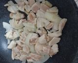 รูปขั้นตอนการทำที่ 3 ของ เห็ดฟางผัดอกไก่