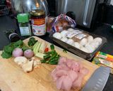 รูปขั้นตอนการทำที่ 1 ของ ต้มยำไก่น้ำข้น