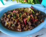 Foto langkah ke 3 dari resep Tumis bombay daging sapi.