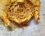 صورة لخطوة 4 من وصفة دجاجة مبخرة و محمرة و محشية شعرية 🍗👌