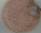 Foto del paso 2 de la receta: Tortita para merienda o desayuno con avena,harina integral y frutas..💪💜