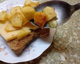 Foto del paso 5 de la receta: Manzana cocida con queso -en pan tostado 🍎🧀🍞