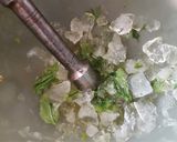 A picture of step 1 of Roohafza Mojito.