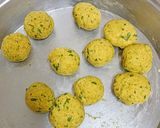 A picture of step 3 of 20 Minute Breakfast ---- Matar Puri (Fresh Green Peas Puris).