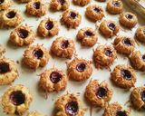 Foto langkah ke 6 dari resep Blueberry Thumbprint Cookies with Cheese 🍒.
