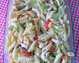 Foto del paso 9 de la receta: Mini penne en salsa bechamel con salteado de tiras de pechuga