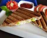 A picture of step 5 of Veg mayo grilled sandwich.