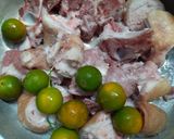 Foto langkah ke 1 dari resep 11. Rusuk babi masak garo rica khas Manado.