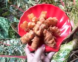 Foto langkah ke 6 dari resep Blooming lotus onion.