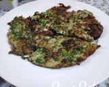 A picture of step 4 of Garlic Chives Omelette.