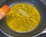 Foto del paso 3 de la receta: Guiso de merluza en amarillo