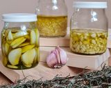 Foto del paso 6 de la receta: Tres conservas de ajo 🧄 Tres formas de tener ajo listo 🧄 y aceite saborizado