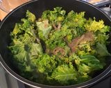 Une image de l'étape 10 de Chou Kale sauté au jus de cerf, ail et oignon.