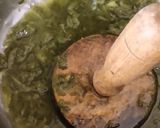 A picture of step 2 of Palak kadhi.