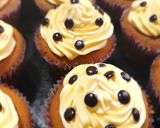 Foto langkah ke 5 dari resep Chocolate Yoghurt Cupcake.