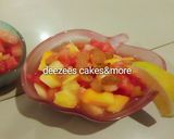 A picture of step 1 of Fruits salad with dry grapes.