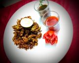 A picture of step 4 of Gobi Pakoda.