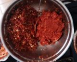 A picture of step 2 of Ranjaka Red chilli chutney.