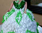 A picture of step 8 of Doll cake.