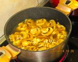 Tavaszi gombaleves recept fázis 2 fotója