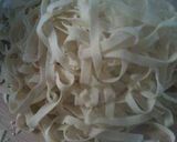 Gambar langkah 3 resipi Mi Kuey teow homemade.